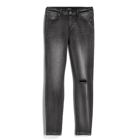 *NWOT Black Distressed Ankle Skinny Crop Jeans - Picture 1 of 5